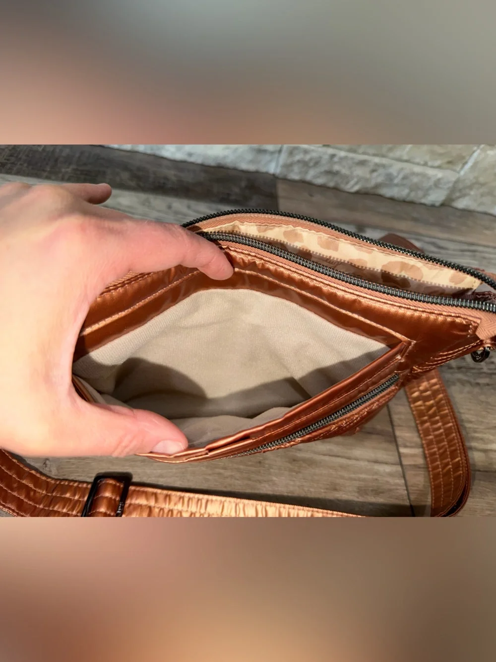 lug compact crossbody